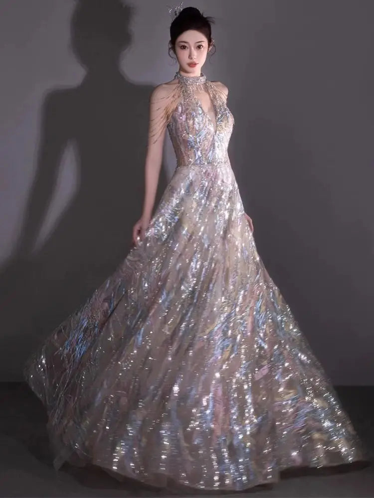 The elegant halter-neck slimming evening gown for women suits various occasions like banquet hosting with high-end charm. Beauty hair & fashionfj