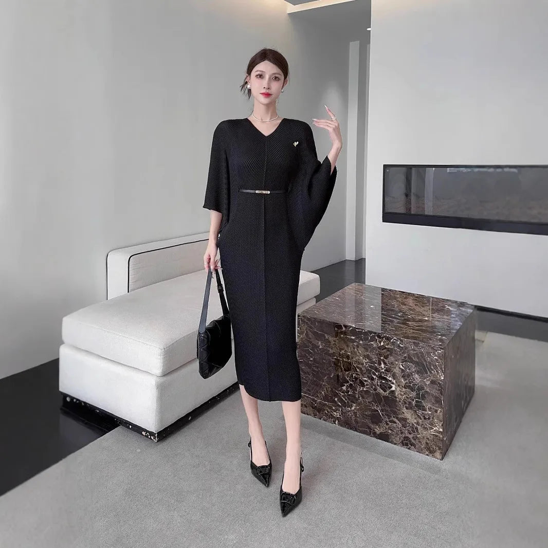 Miyake Pleats 2025 Spring Clothes New V-neck Foreign Style Bat Sleeve Lace-up Skirt Waist and Thin Magic Dress Women Beauty hair & fashionfj