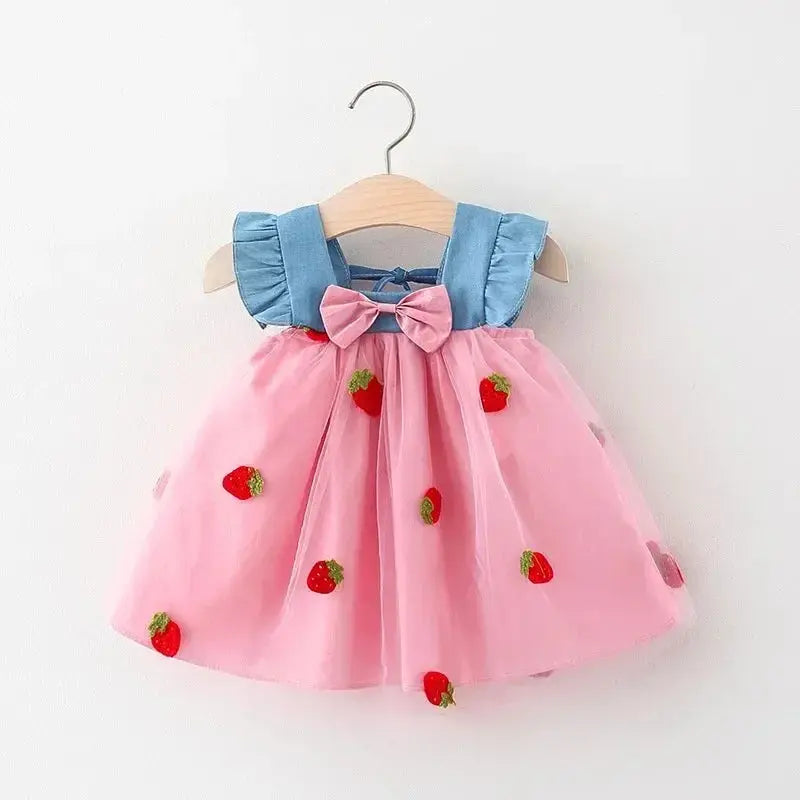 (0-3 Years) Summer New Girls Dress Small Flying Sleeve Bow A-child Dress Embroidered Strawberry Cool Princess Dress Beauty hair & fashionfj
