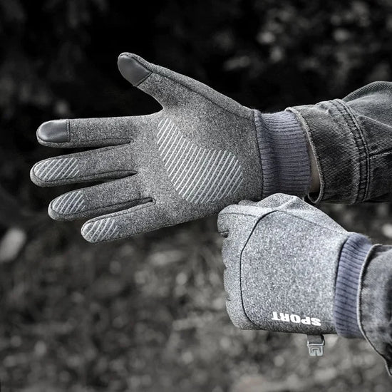 Thermal Gloves for Men & Women for Touchscreen Use,Featuring a Non-Slip Grip,Windproof Properties,Warmth for Cycling & Hiking.