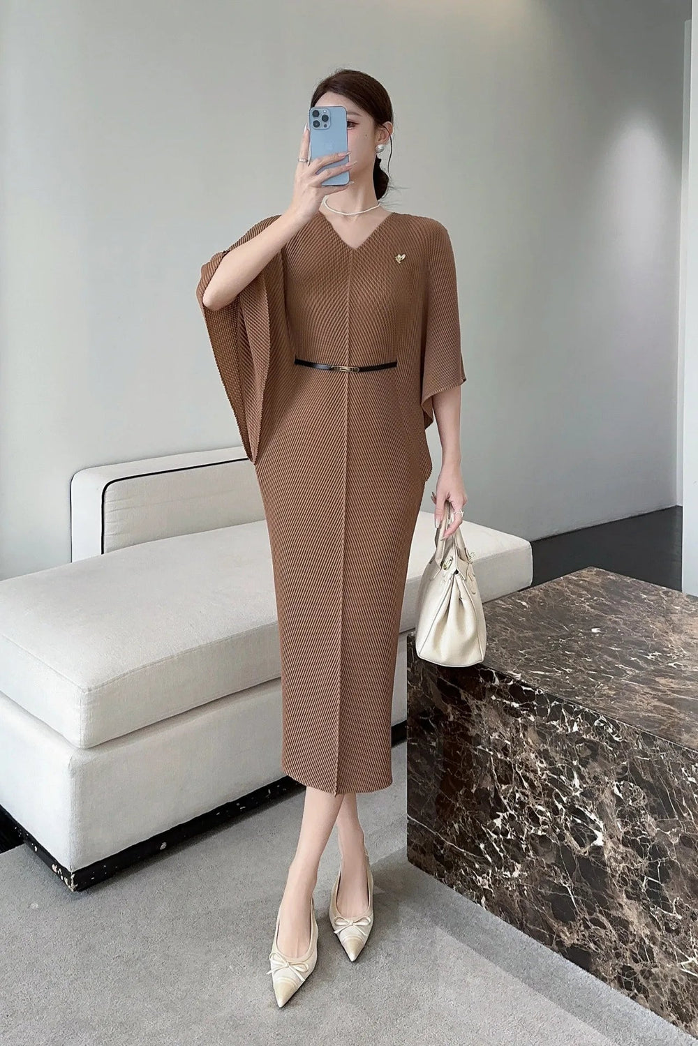 Miyake Pleats 2025 Spring Clothes New V-neck Foreign Style Bat Sleeve Lace-up Skirt Waist and Thin Magic Dress Women Beauty hair & fashionfj