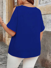 Elegant Off-Shoulder Wave V-Neck T-Shirt - Solid Color Plus Size Women&