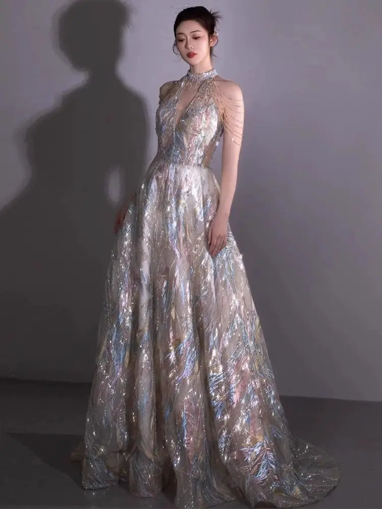 The elegant halter-neck slimming evening gown for women suits various occasions like banquet hosting with high-end charm. Beauty hair & fashionfj