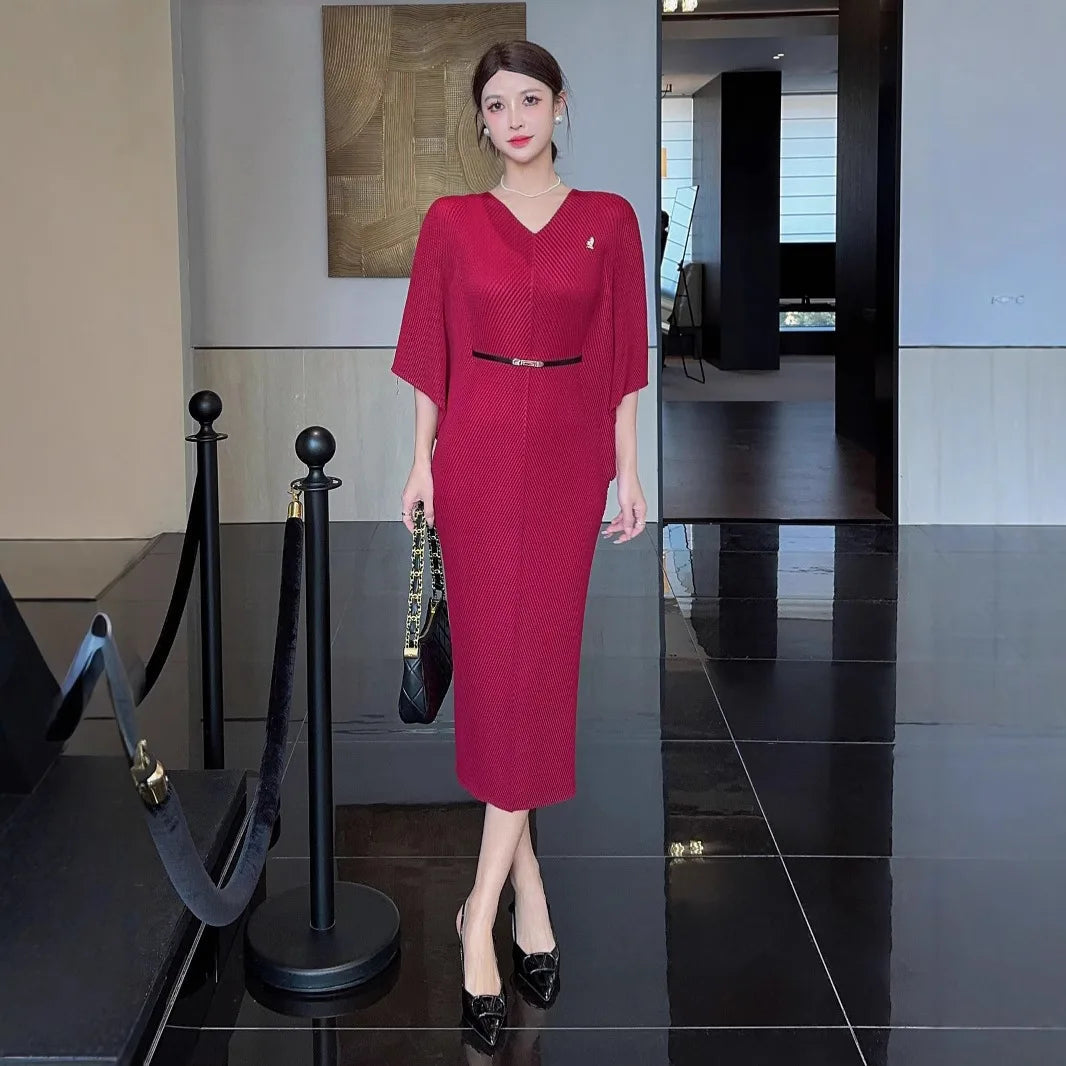 Miyake Pleats 2025 Spring Clothes New V-neck Foreign Style Bat Sleeve Lace-up Skirt Waist and Thin Magic Dress Women Beauty hair & fashionfj